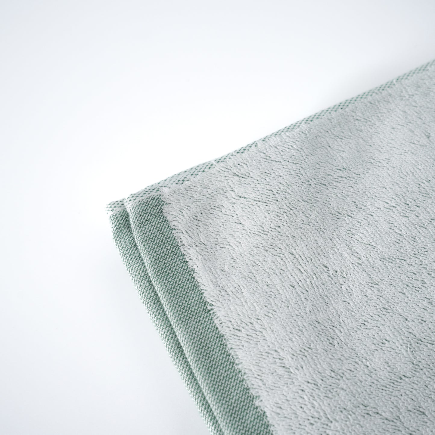 YUKINE BATH TOWEL